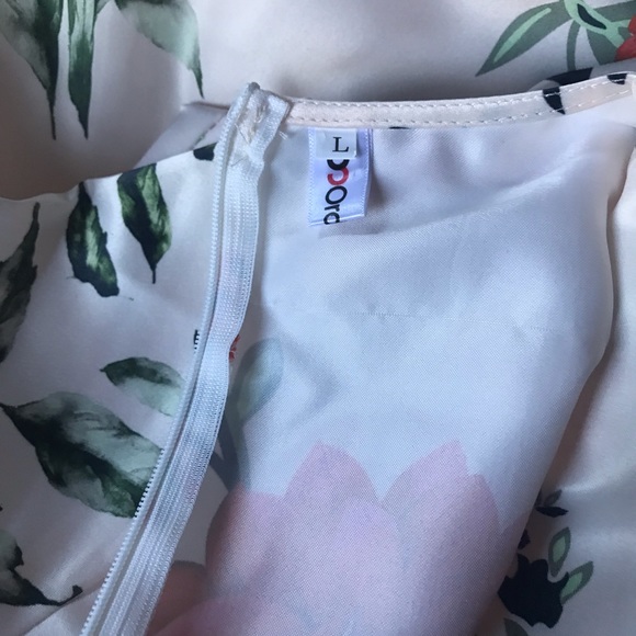 Beautiful Retro Pinup Dress - Picture 10 of 10